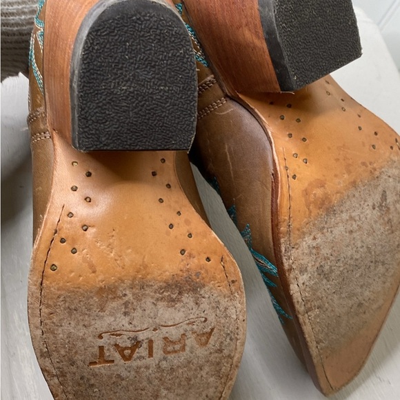 Ariat Brown Leather Ankle Booties with Teal Embroidery 6.5B 2.5” heel - Picture 8 of 8